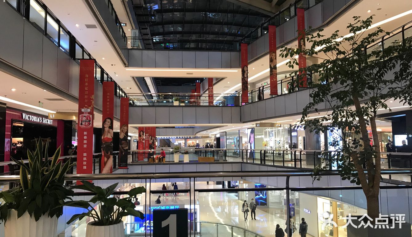 北城天街是观音桥步行街的地标性建筑物