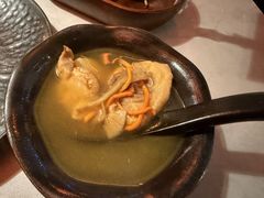 土鸡菌汤锅-芸山季·云南山珍菌火锅(人民广场来福士店)