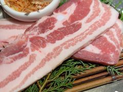 -草家酱蟹炭火烤肉店(珲春南路二店)