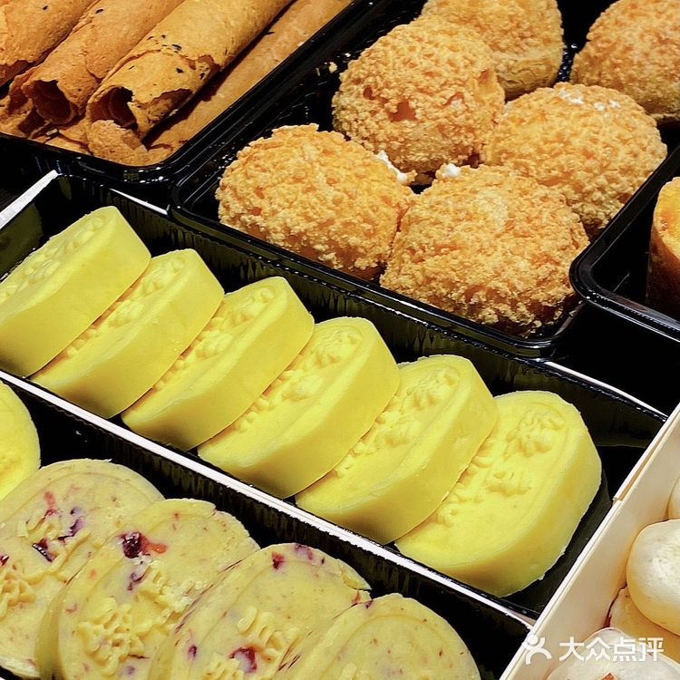 网红糕点铺大酥生来青岛啦|大盘挞太🉑️了