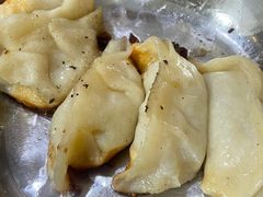 -黄阿姨锅贴大王(万航渡路店)