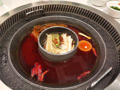 菌香鸳鸯锅-晓宇重庆火锅(赛格国际购物中心店)