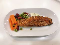 烤三文鱼配时蔬-宜家·瑞典风味餐厅(北京西红门店)