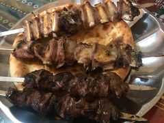 -烤肉小伙烤肉店