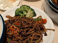 -八府香鸭·啫啫煲(华山路店)