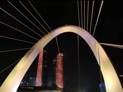 -南京眼步行桥