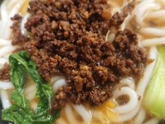 -丽虹云南过桥米线(兴工街店)