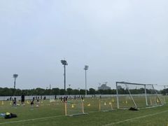 -Riverside河畔少儿足球培训(前滩店)