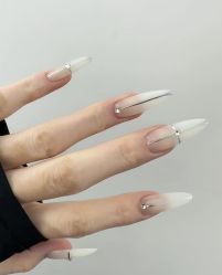 -七彩虹美甲美睫 半永久