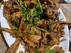 -嗨辣小聚·盘锦河蟹·海鲜烧烤龙虾(盘锦十年好店)
