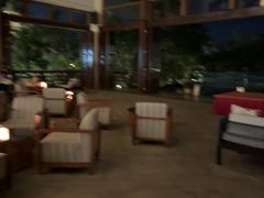 -亚龙湾喜来登·美景台大堂吧