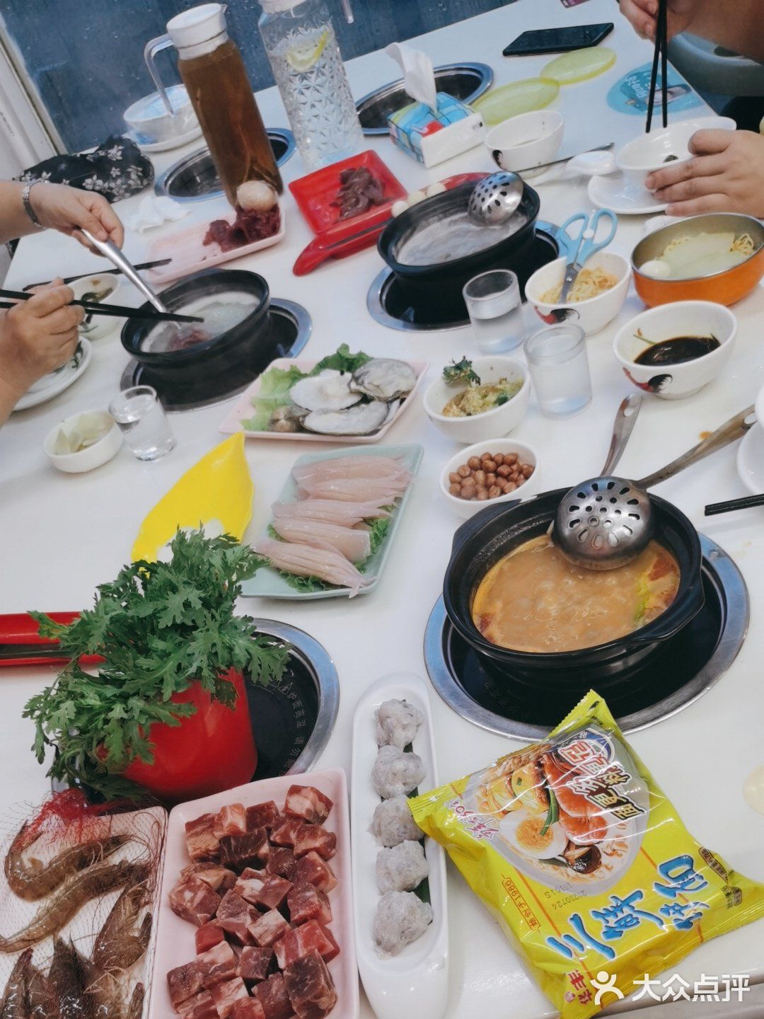 粤滚粤掂火锅店