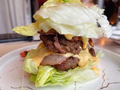 双层牛肉生菜汉堡-The Rug Cafe(王府中环店)