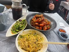 -肥肥虾庄·金牌油焖大虾(汉街SKP店)