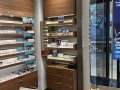 -LensCrafters亮视点(港汇恒隆广场店)