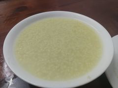 小米粥-宝瑞门钉肉饼店