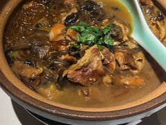 小鸡炖榛蘑-止观小馆·辽河口渔家菜(王府井店)
