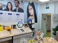 -天空之镜眼镜店蔡司依视路配镜授权零售店(望京颐堤港店)