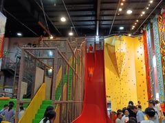 -极限Jump蹦床·新潮玩运动世界·室内乐园·团建·派对中心