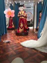 -拉瑞娜LaReine婚纱礼服高级定制