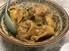 蛋黄鲜肉馄饨-饨顿香馄饨