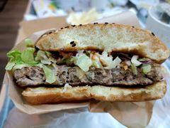 意式黑醋烧烤风味安格斯厚牛堡-麦当劳(西客站店)