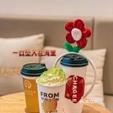 霸王茶姬红色山茶花，与君共品花茶香。