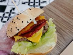 咸蛋超人芝士牛肉堡-牛纽塔·牛人堡(群众路店)
