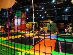 -蹦蹦跳跳(新奥购物中心店)