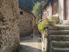 -高荡千年布依古寨旅游景区