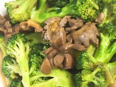 西兰花炒鸡肾-醉贤居