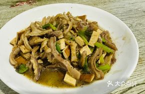 Pork Tripe and Tofu Skin Stir-fry