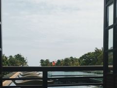 -亚龙湾喜来登·美景台大堂吧