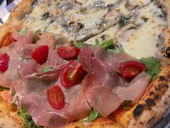 双拼披萨-Primo·丽莫意大利窑烤披萨