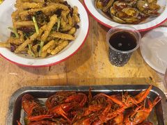 -郑记•不夜城烧烤•龙虾•虾蟹(黄鹤楼店)