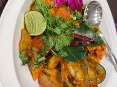 -Chom Cafe and Restaurant