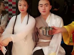 -粤港芭莎美容美发化妆学校
