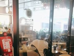 -必胜客(WOW中心城店)