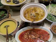 -帅巴人舅母子腊蹄民俗村