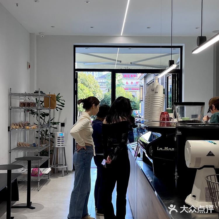 衢州本土咖啡店打卡‼️梧桐cafe是秋天的归属🍂