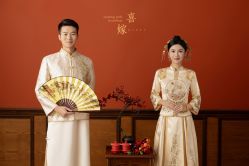 -雪中彩影婚纱摄影·微光艺术中心