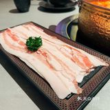 冬日温暖的酸汤猪蹄火锅