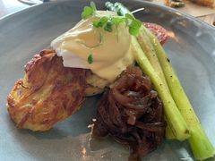 班尼迪蛋配蟹饼煎薯饼-ROAST