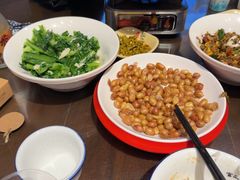 -富正毅三下锅·湘西韵味(天门山索道店)