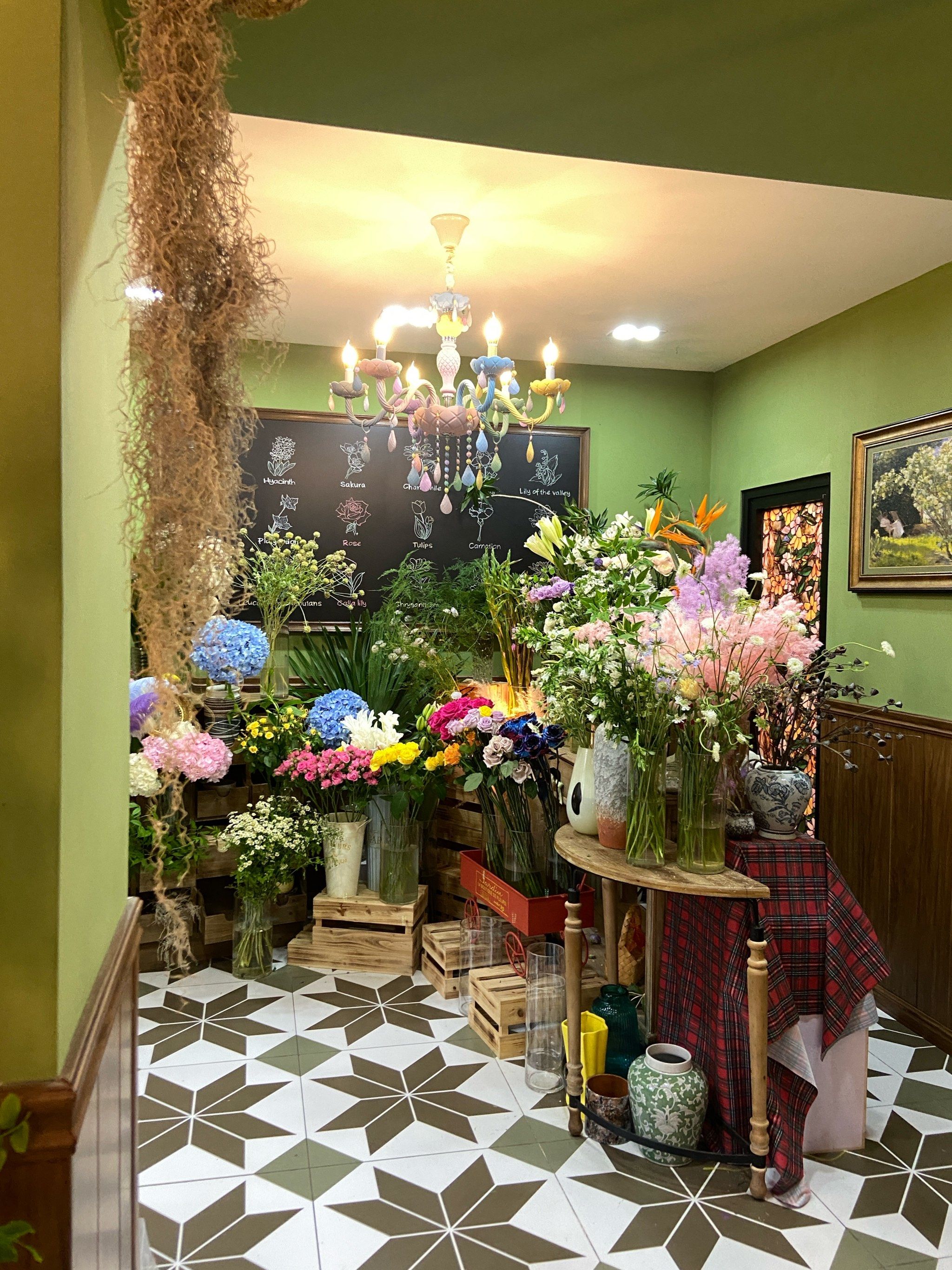 淮海中路上超可爱的花店 店里香香的 整体布置很漂亮