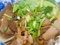 -何记港式牛杂