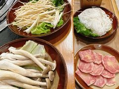 -阿山卓·野生菌火锅·纳西火塘烤肉