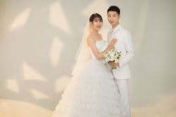 点击看大图 -挪娅婚纱摄影皇家会所