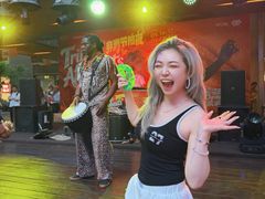 -瑞虹新天地月亮湾