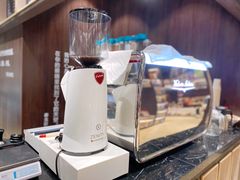 -钟书阁(群光广场店)